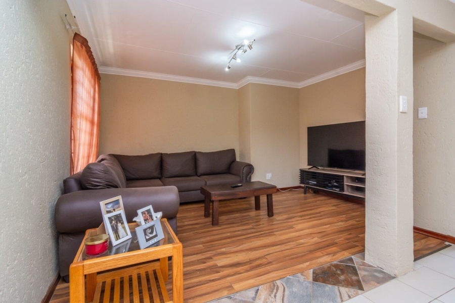 2 Bedroom Property for Sale in Greenhills Gauteng