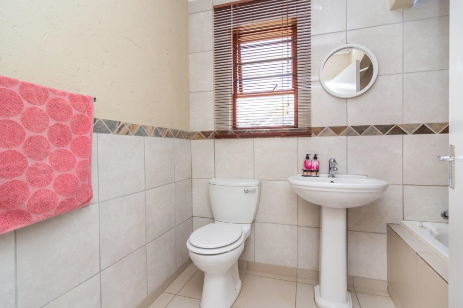 2 Bedroom Property for Sale in Greenhills Gauteng