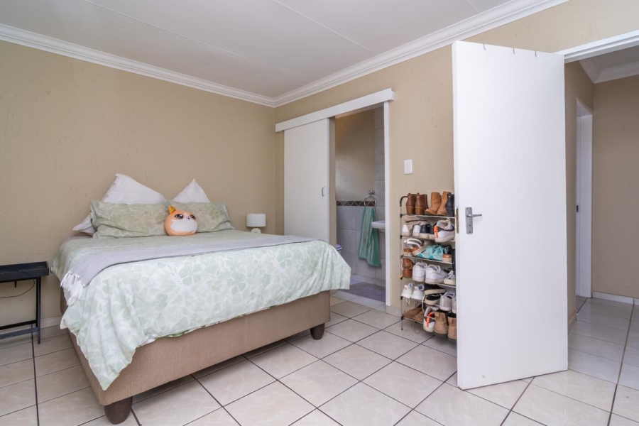 2 Bedroom Property for Sale in Greenhills Gauteng