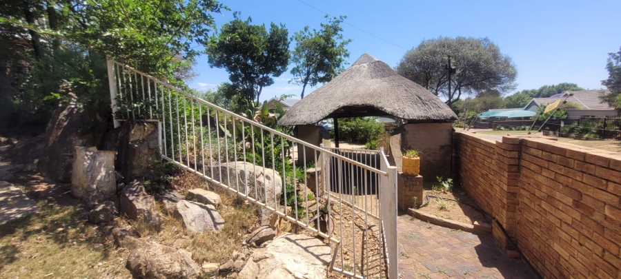 To Let 2 Bedroom Property for Rent in Constantia Kloof Gauteng