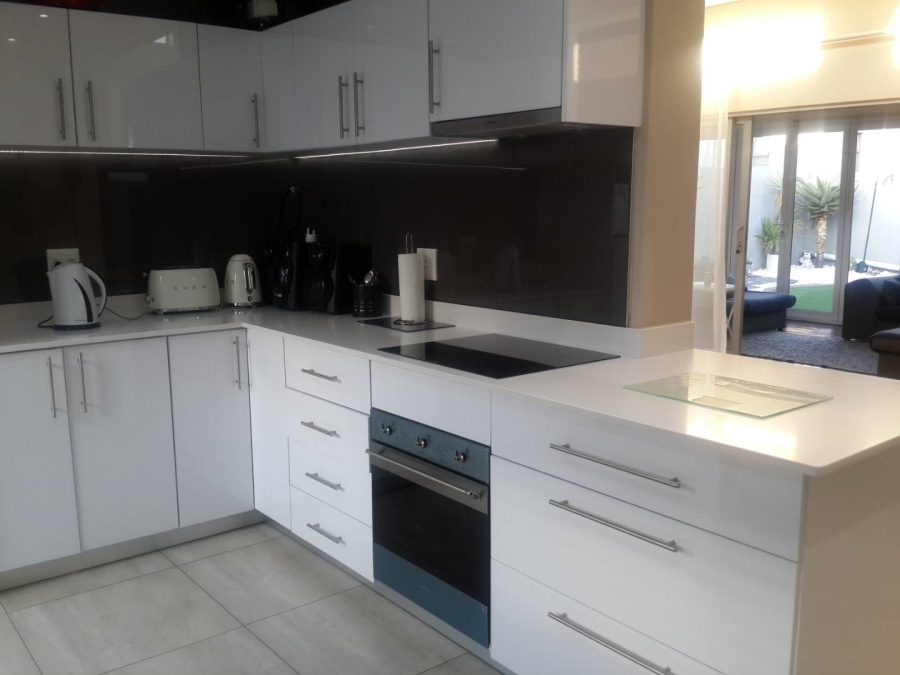 4 Bedroom Property for Sale in Eye of Africa Gauteng