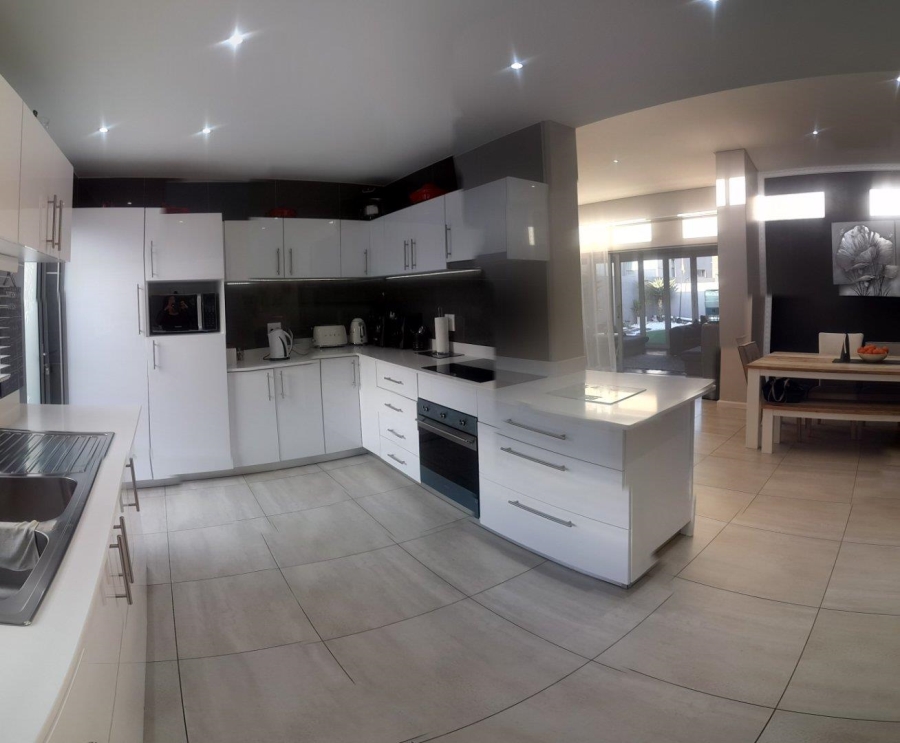 4 Bedroom Property for Sale in Eye of Africa Gauteng