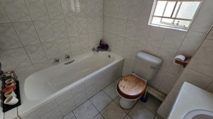 3 Bedroom Property for Sale in New Redruth Gauteng