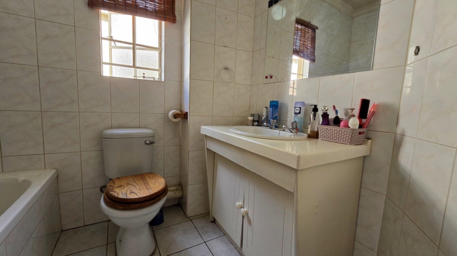 3 Bedroom Property for Sale in New Redruth Gauteng