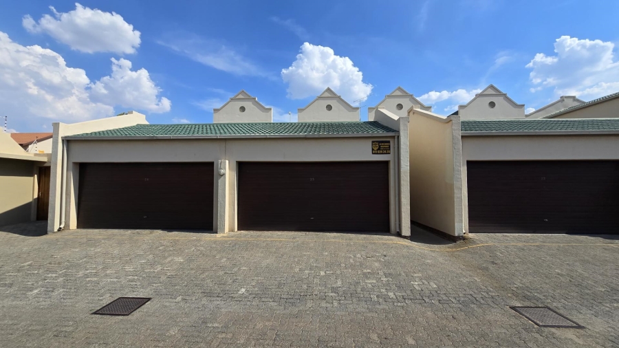 3 Bedroom Property for Sale in New Redruth Gauteng