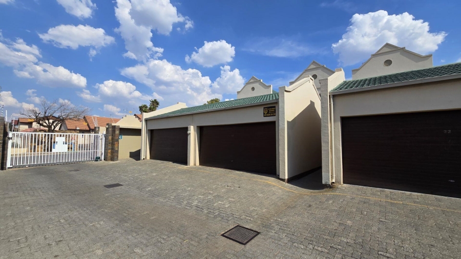 3 Bedroom Property for Sale in New Redruth Gauteng