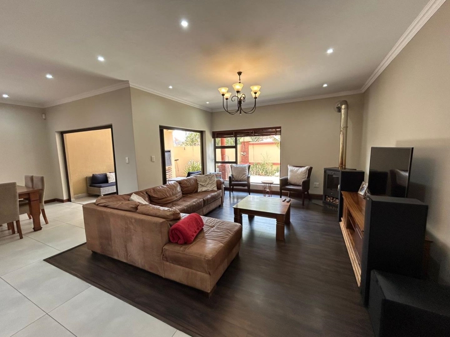 3 Bedroom Property for Sale in Lakefield Gauteng