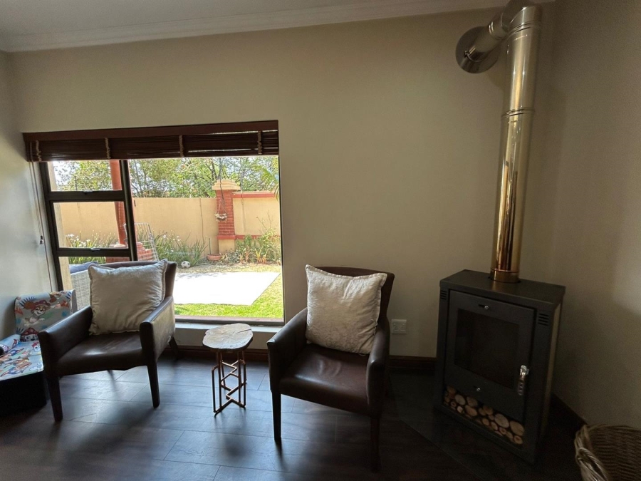 3 Bedroom Property for Sale in Lakefield Gauteng