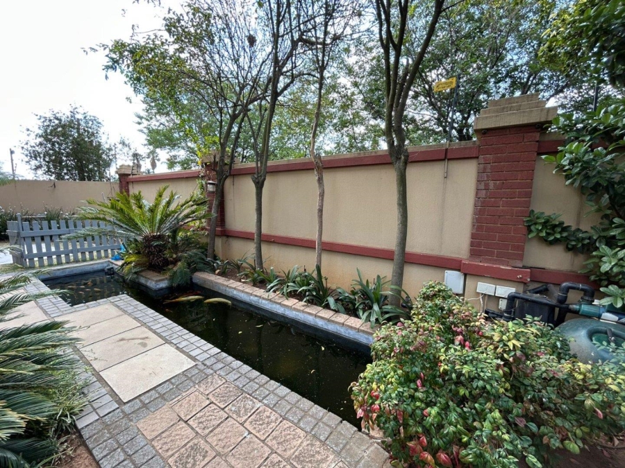 3 Bedroom Property for Sale in Lakefield Gauteng