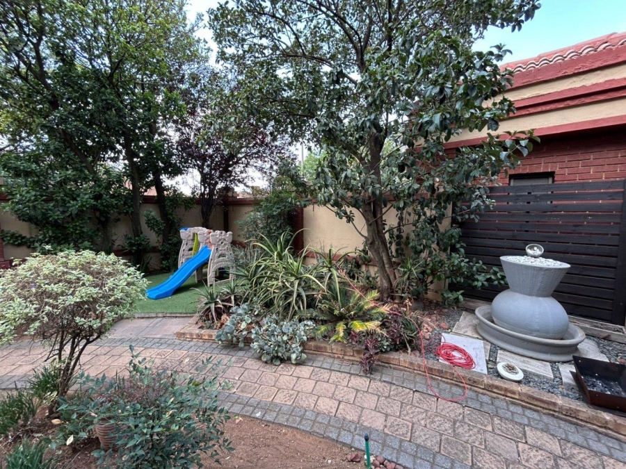 3 Bedroom Property for Sale in Lakefield Gauteng