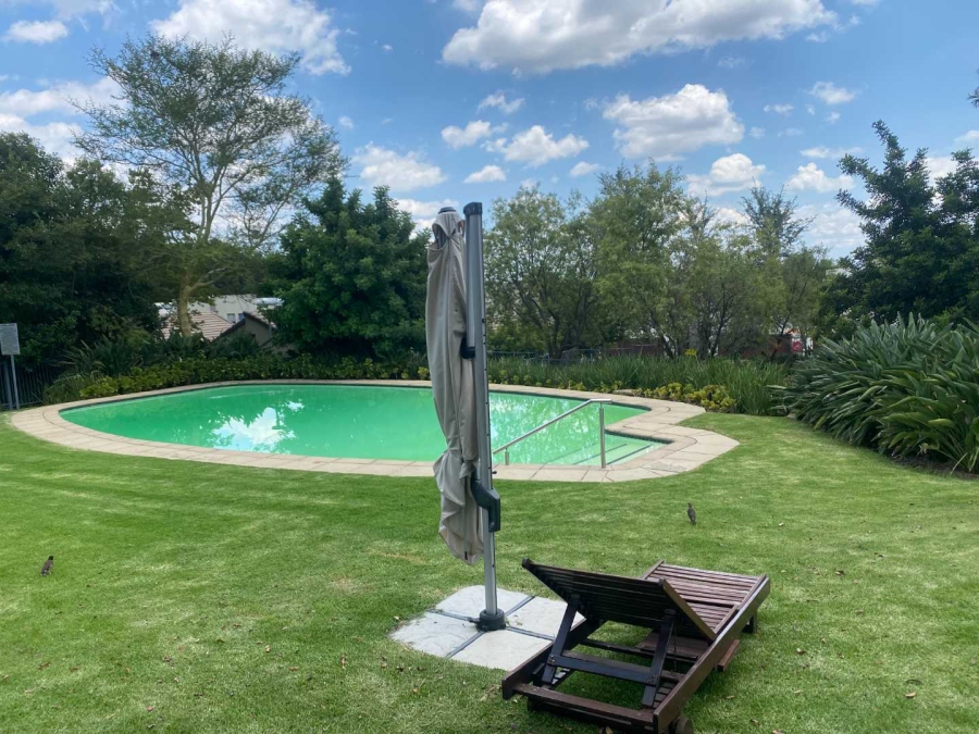 To Let 2 Bedroom Property for Rent in Bryanston Gauteng