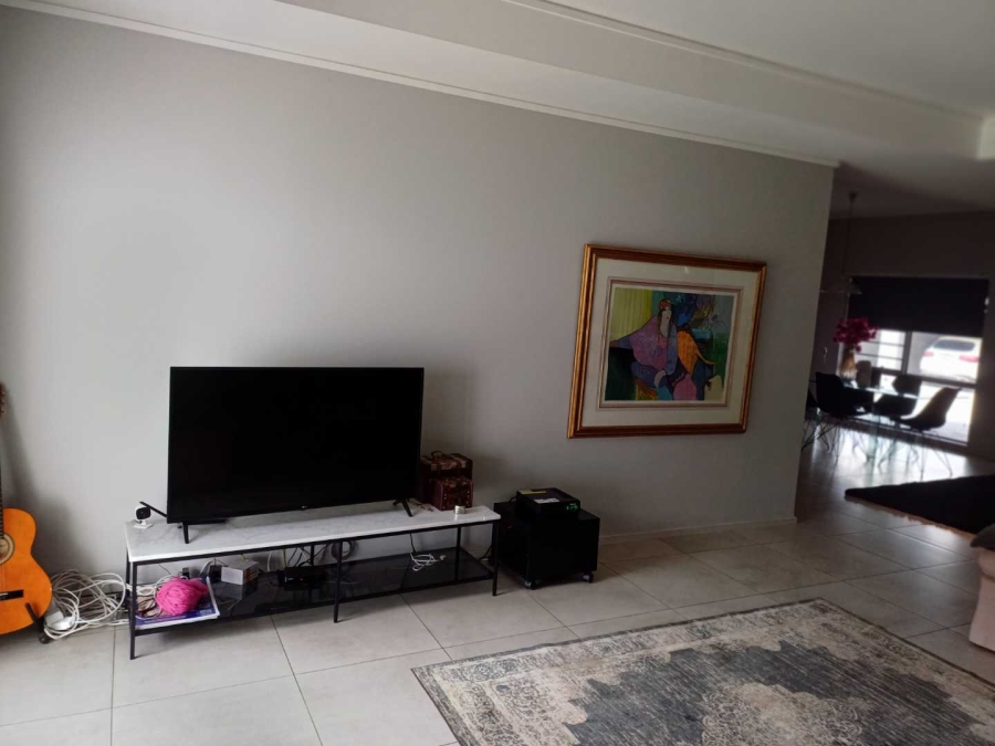 To Let 3 Bedroom Property for Rent in Oaklands Gauteng