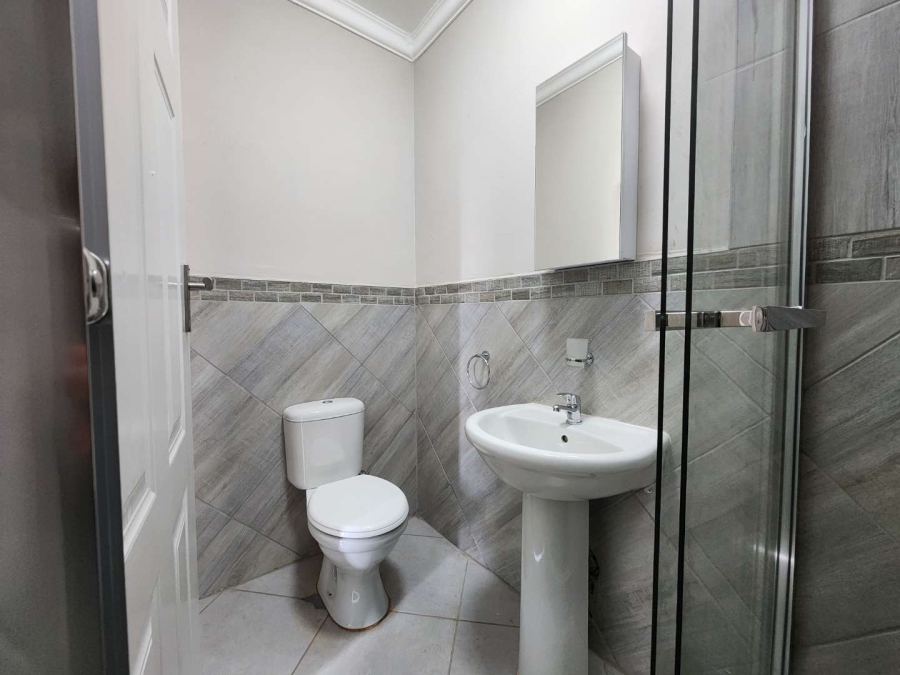 To Let 2 Bedroom Property for Rent in New Redruth Gauteng