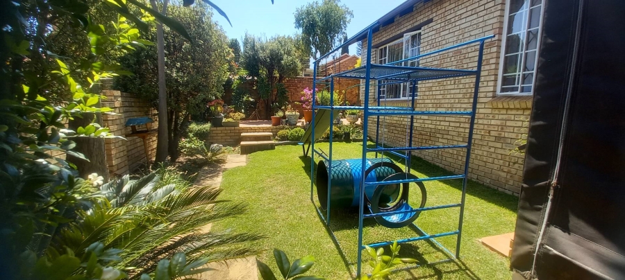 3 Bedroom Property for Sale in Honeydew Gauteng