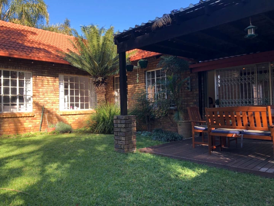 To Let 3 Bedroom Property for Rent in Erasmuskloof Gauteng