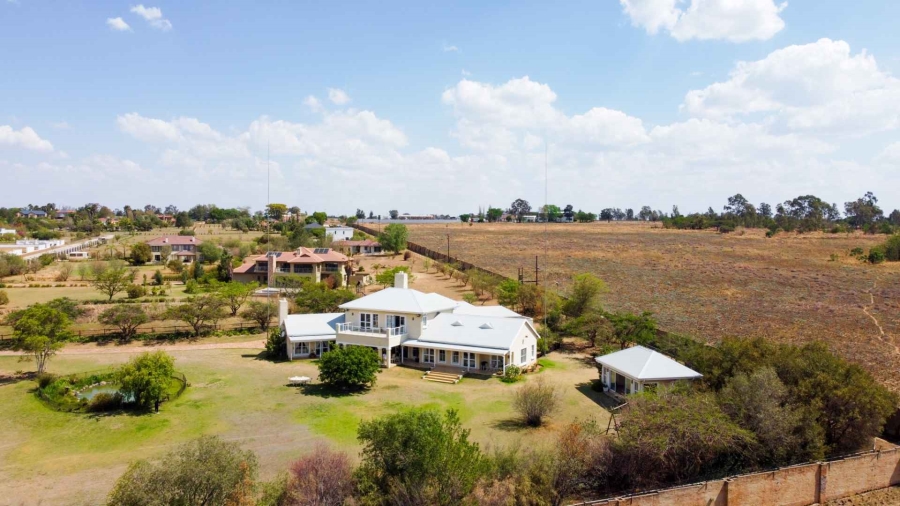 4 Bedroom Property for Sale in Blue Hills Gauteng