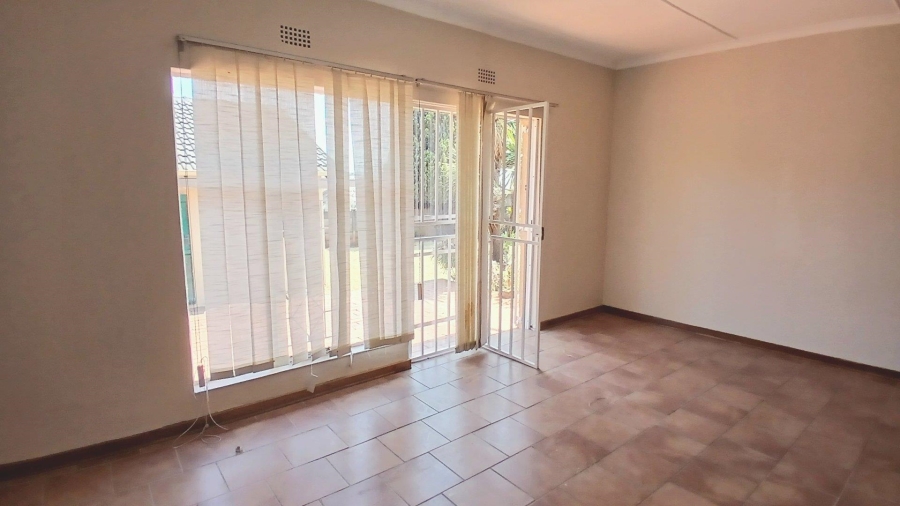 To Let 4 Bedroom Property for Rent in Montgomery Park Gauteng