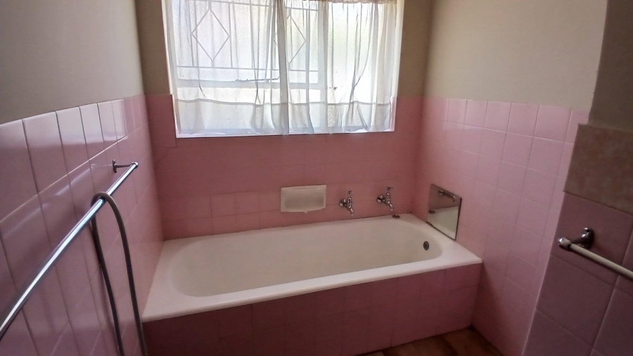 To Let 4 Bedroom Property for Rent in Montgomery Park Gauteng