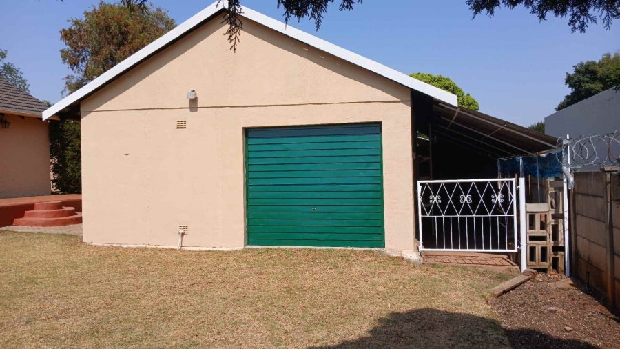 To Let 4 Bedroom Property for Rent in Montgomery Park Gauteng