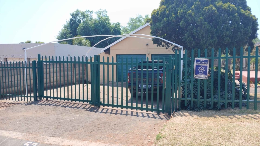 To Let 4 Bedroom Property for Rent in Montgomery Park Gauteng