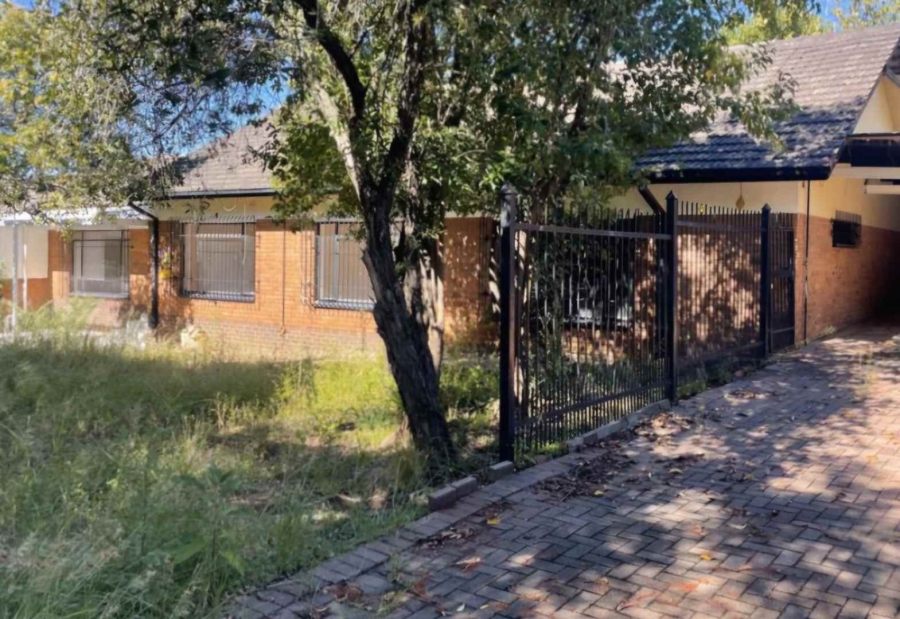 4 Bedroom Property for Sale in Waterkloof Ridge Gauteng