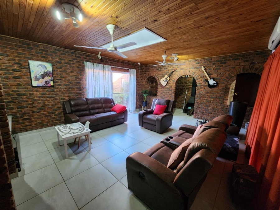 To Let 3 Bedroom Property for Rent in Eldoraigne Gauteng