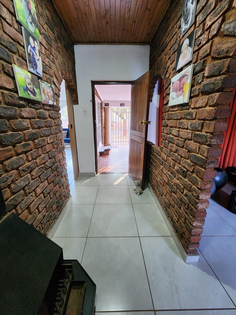 To Let 3 Bedroom Property for Rent in Eldoraigne Gauteng