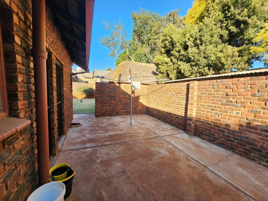 To Let 3 Bedroom Property for Rent in Eldoraigne Gauteng