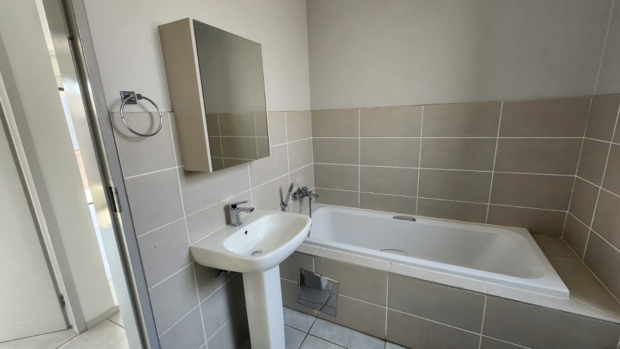 2 Bedroom Property for Sale in Amberfield Glen Gauteng