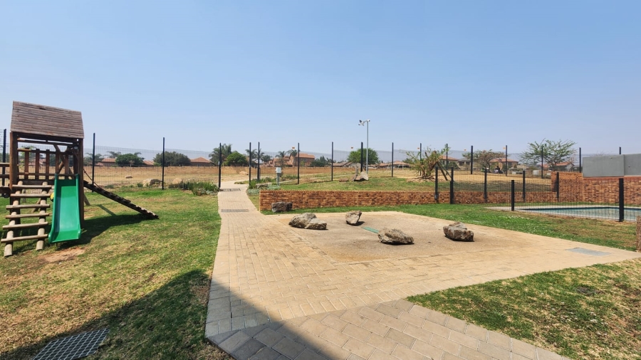 2 Bedroom Property for Sale in Amberfield Glen Gauteng