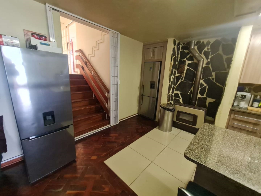 To Let 1 Bedroom Property for Rent in Lukasrand Gauteng