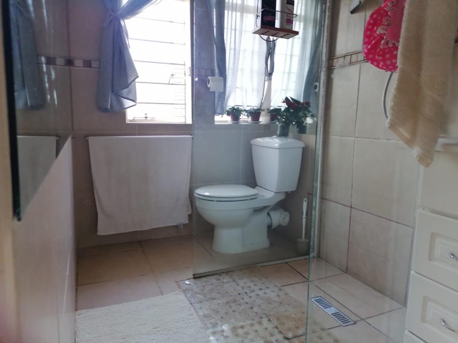 3 Bedroom Property for Sale in Glen Marais Gauteng