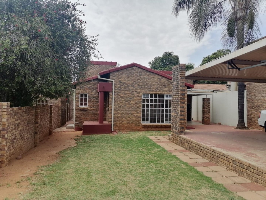 2 Bedroom Property for Sale in Glen Marais Ext 22 Gauteng