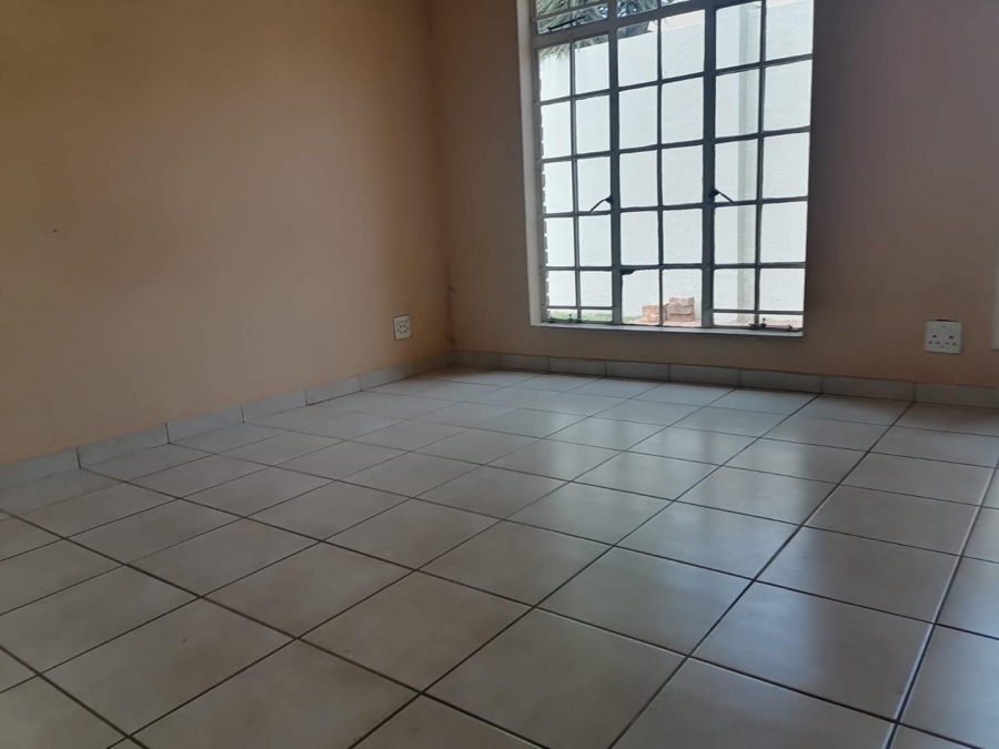 2 Bedroom Property for Sale in Glen Marais Ext 22 Gauteng