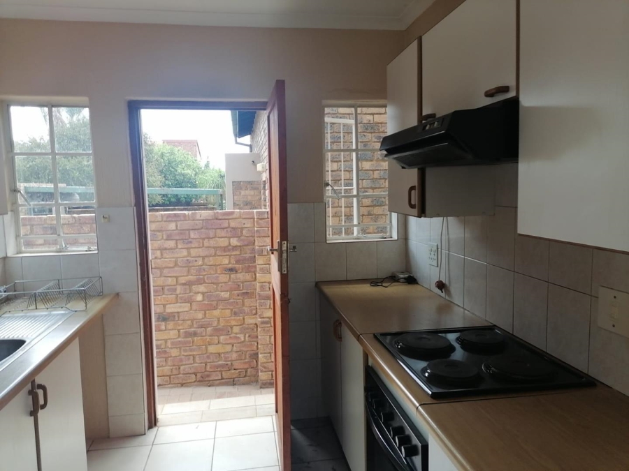 2 Bedroom Property for Sale in Glen Marais Ext 22 Gauteng