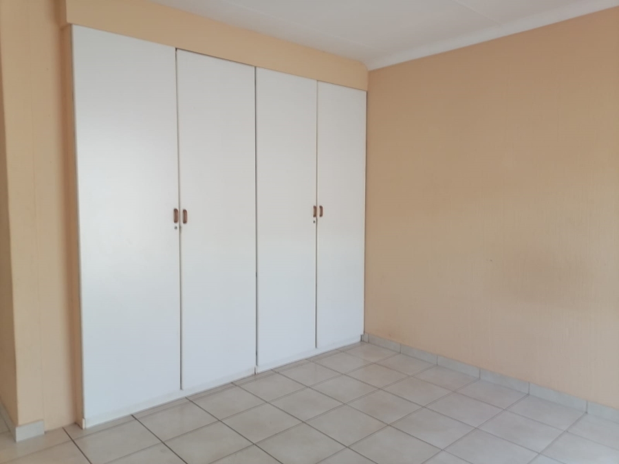 2 Bedroom Property for Sale in Glen Marais Ext 22 Gauteng