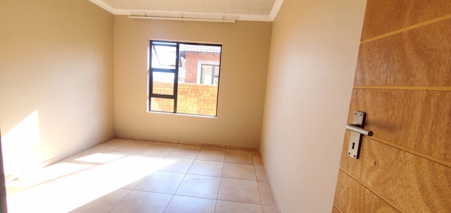 2 Bedroom Property for Sale in Groblerpark Gauteng