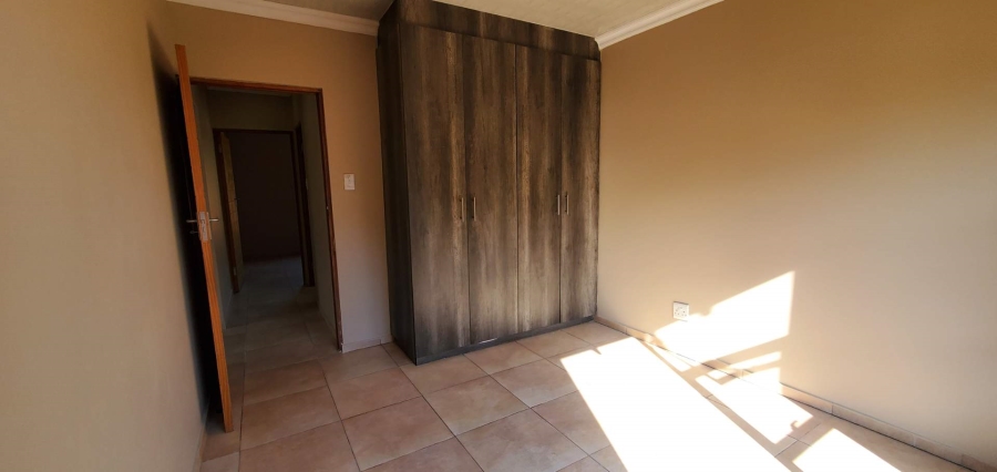 2 Bedroom Property for Sale in Groblerpark Gauteng