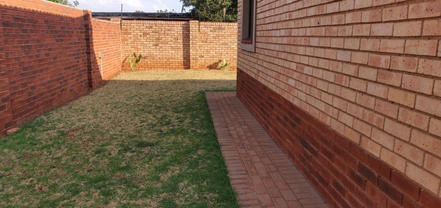 2 Bedroom Property for Sale in Groblerpark Gauteng