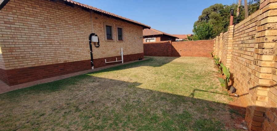 2 Bedroom Property for Sale in Groblerpark Gauteng