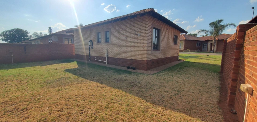 2 Bedroom Property for Sale in Groblerpark Gauteng