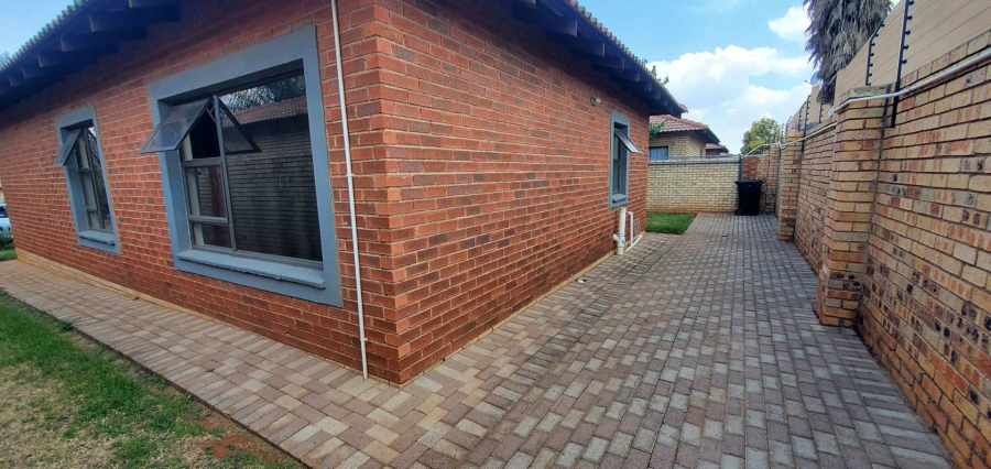 3 Bedroom Property for Sale in Groblerpark Gauteng