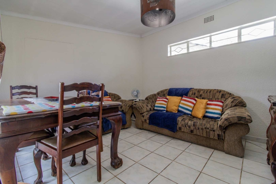 6 Bedroom Property for Sale in Brackendowns Gauteng