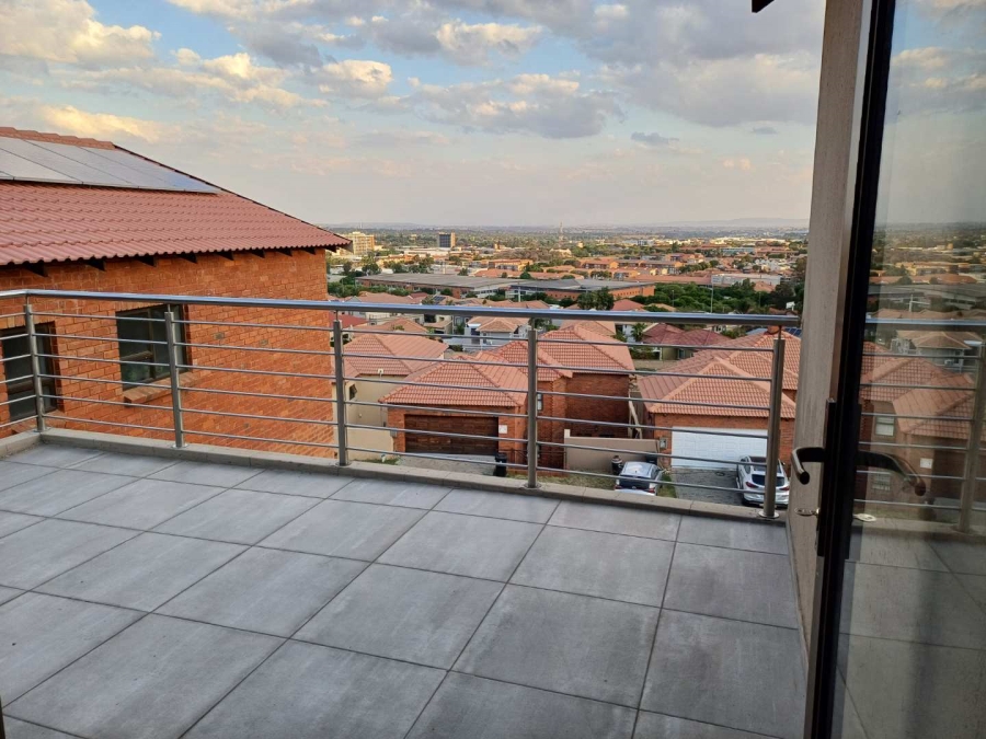 3 Bedroom Property for Sale in South Crest Gauteng