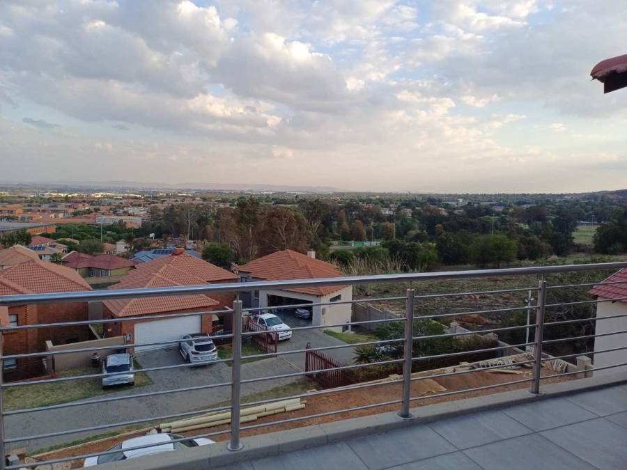 3 Bedroom Property for Sale in South Crest Gauteng