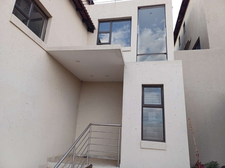 3 Bedroom Property for Sale in South Crest Gauteng