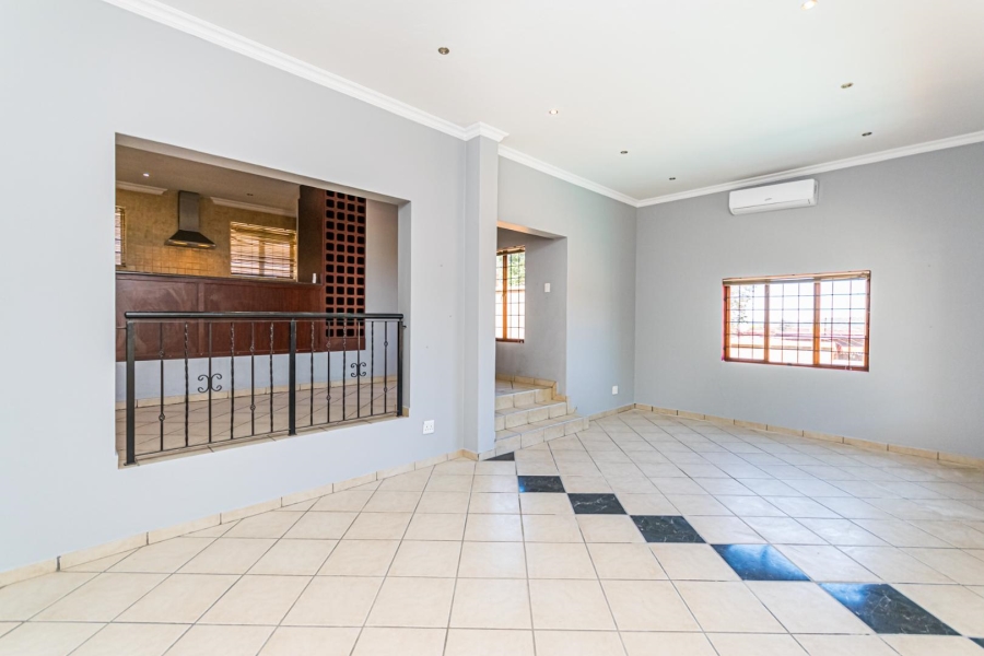 3 Bedroom Property for Sale in Mulbarton Gauteng