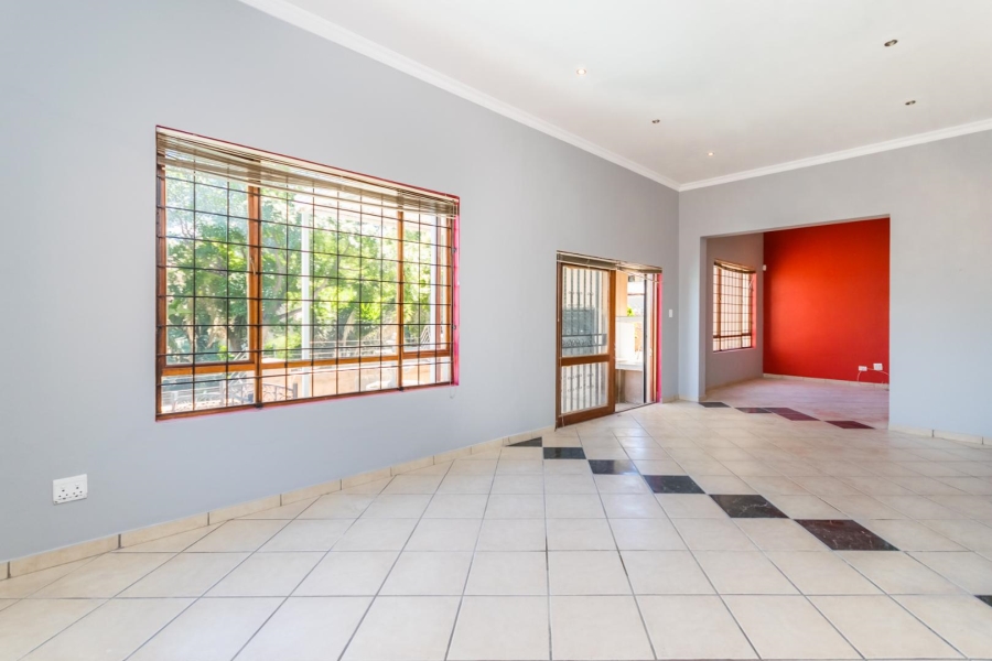 3 Bedroom Property for Sale in Mulbarton Gauteng