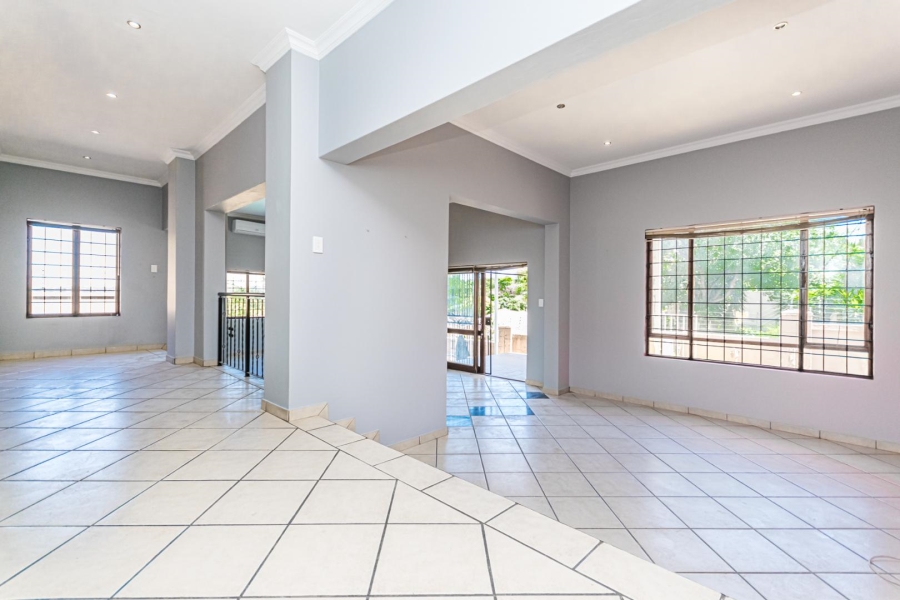 3 Bedroom Property for Sale in Mulbarton Gauteng