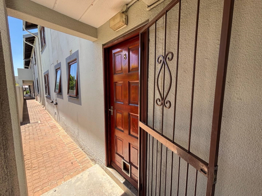 3 Bedroom Property for Sale in Verwoerdpark Gauteng